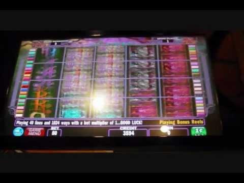 745% First Deposit Bonus at Royal Vegas Casino