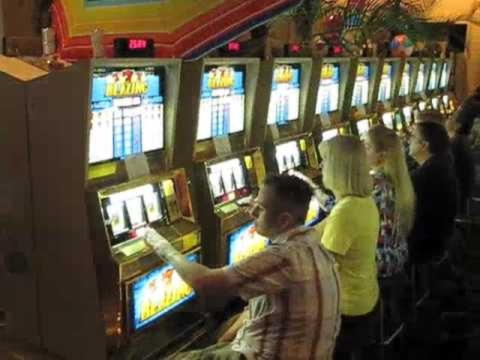 €220 Free Chip at Raging Bull Casino