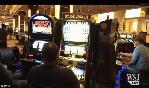 £265 Mobile freeroll slot tournament at Cash Bull Casino 