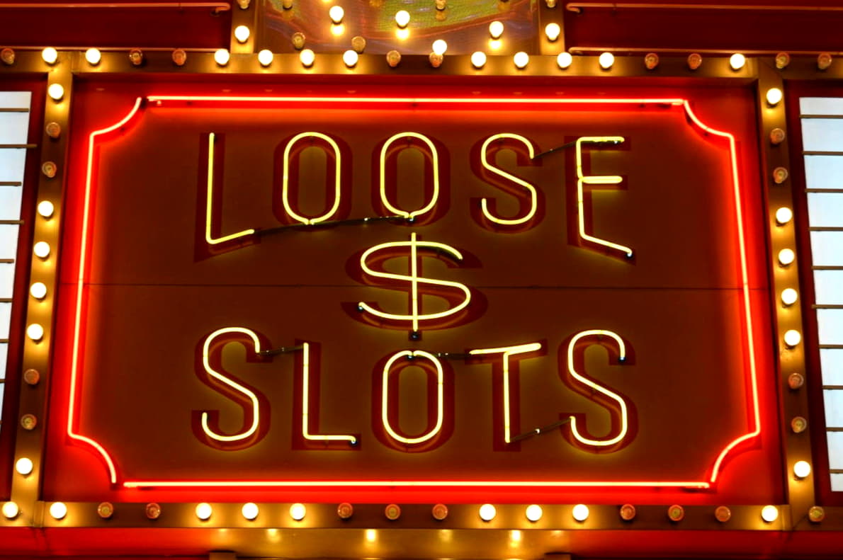 €610 Daily freeroll slot tournament at Royal Vegas Casino