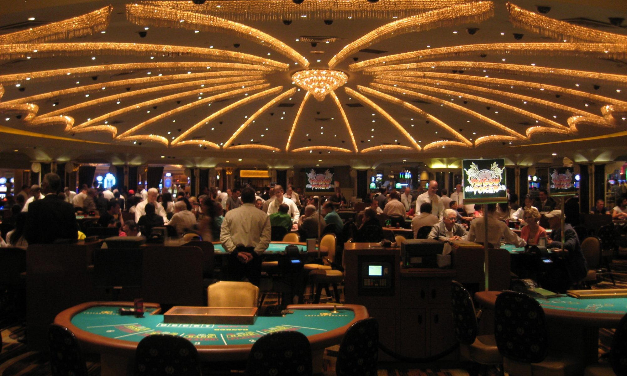 240 Free Spins no deposit at Emu Casino