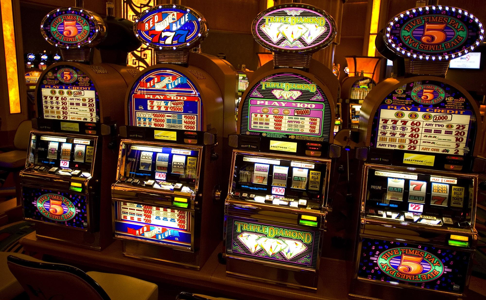 €250 Daily freeroll slot tournament at Eclipse Casino