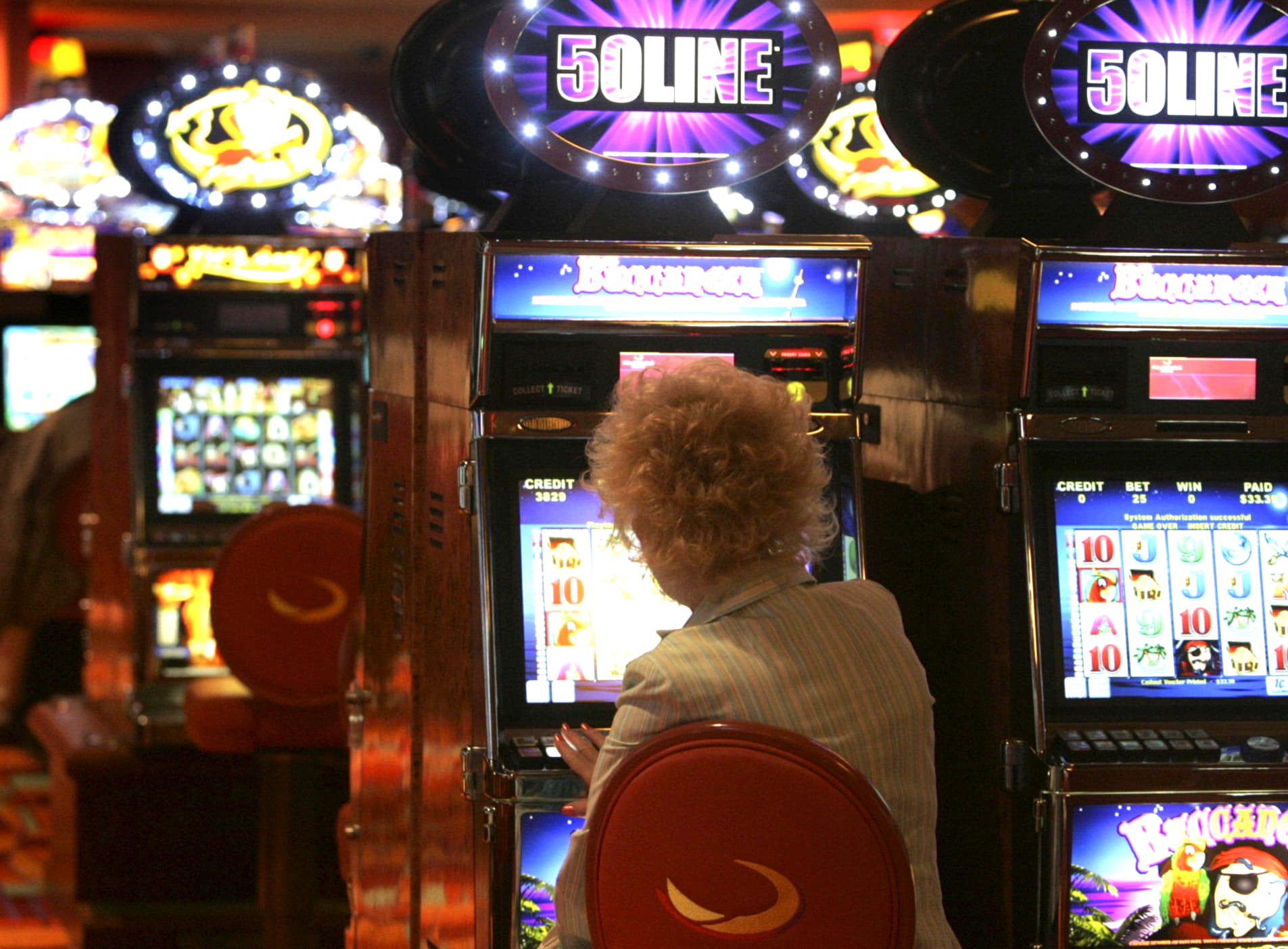 £585 Mobile freeroll slot tournament at Two-Up Casino