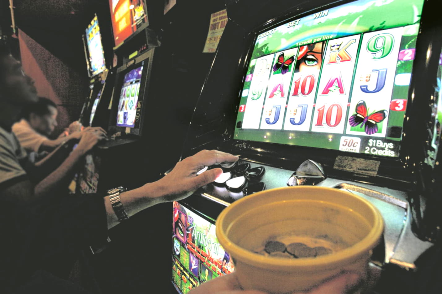 EUR 325 FREE Casino Chip at CoolCat Casino