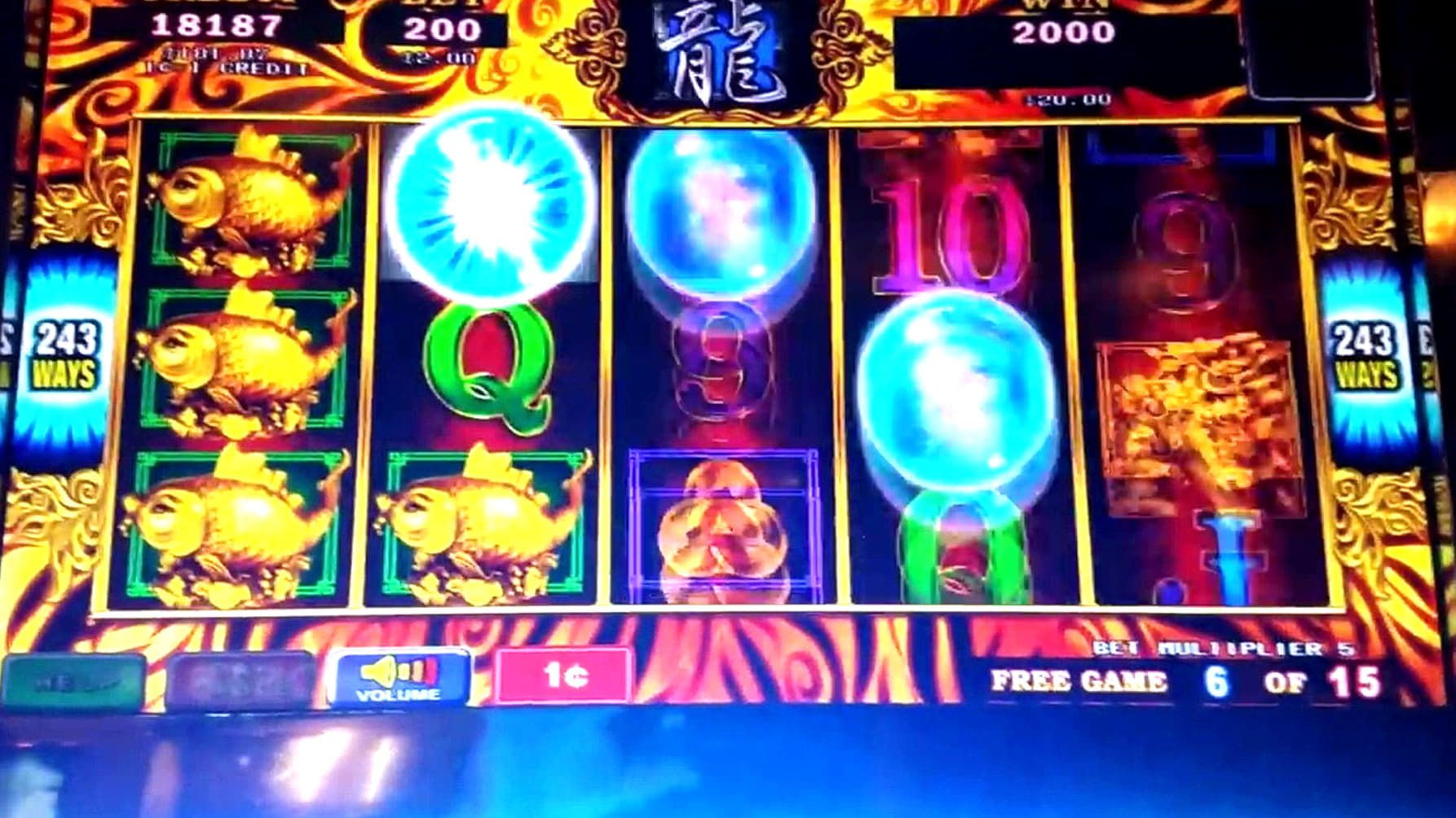 $4705 no deposit bonus casino at Royal Vegas Casino