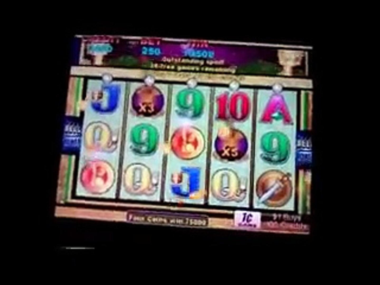 EUR 190 Daily freeroll slot tournament at Eclipse Casino