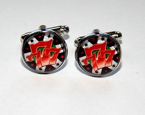 Casino Playing card cufflinks jewelry jackpot cufflinks via - http://bit.ly/2IJugcV