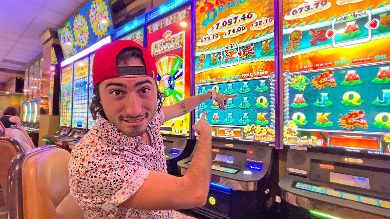 My First Time Playing THIS Slot Machine In Las Vegas! ?