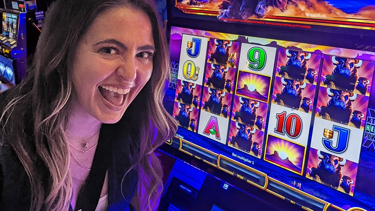 9 JACKPOTS ? 6 Slot Machines ? 1 Hour Of Fun at Monarch Online Casino Australian!