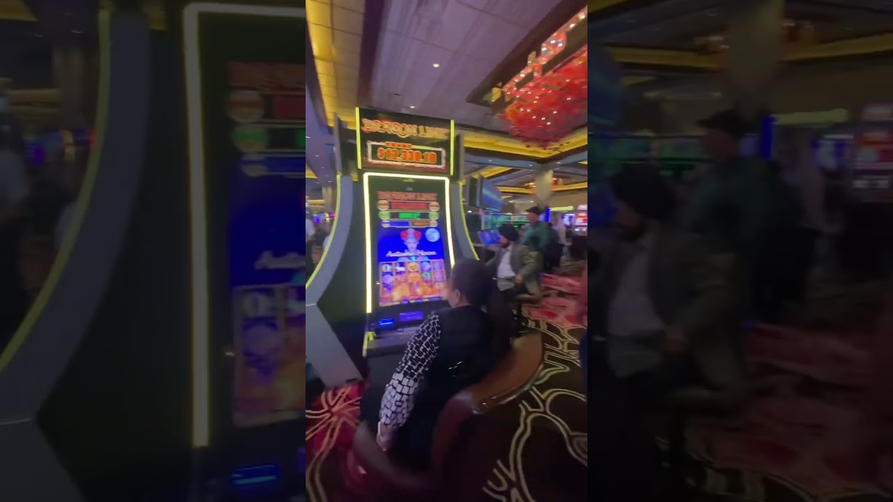 Australian Casino is doing well when there’s a wait to play slot machines #slots #shorts #slotmachine