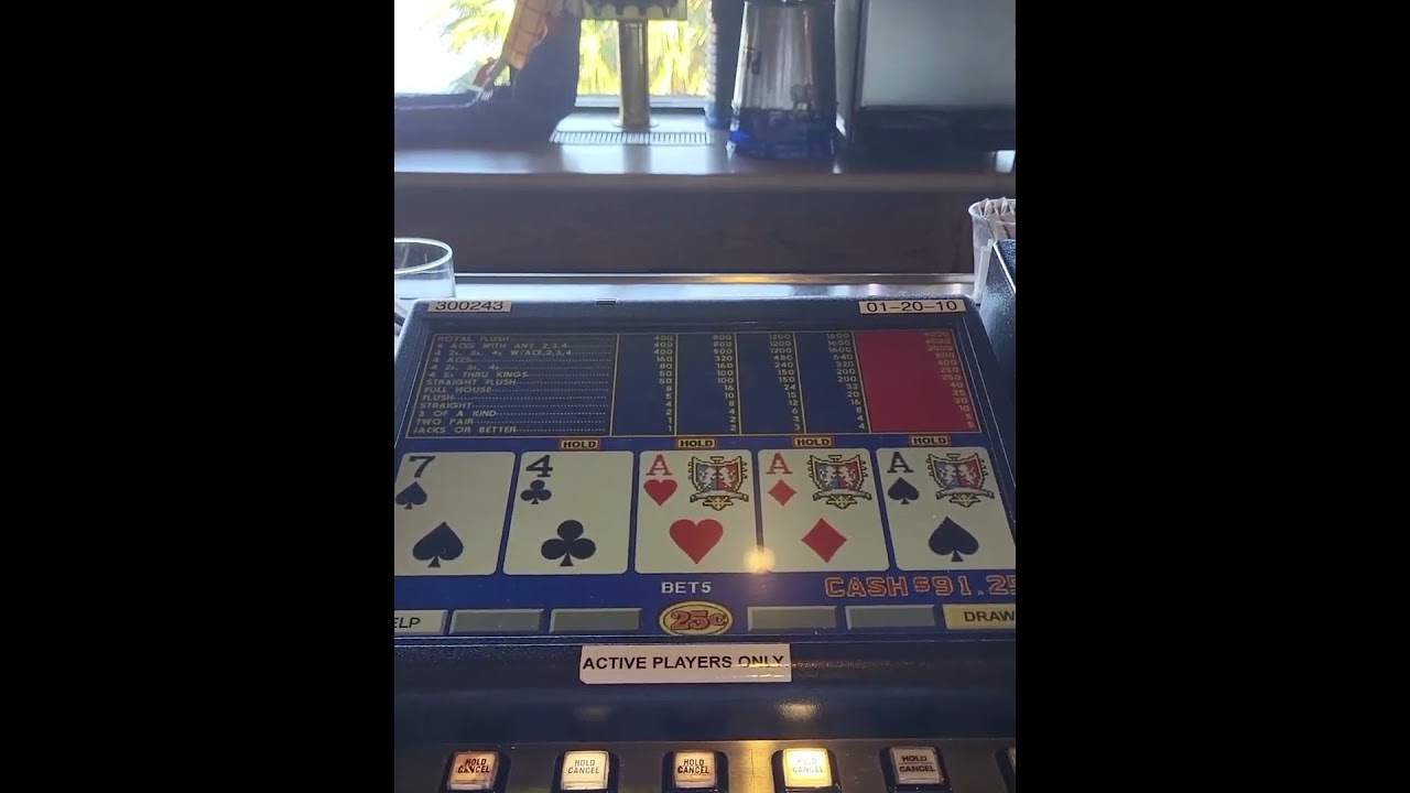 DEALT THREE ACES AND THE KICKER on Triple Double Video Poker at the Pioneer in Laughlin! #shorts