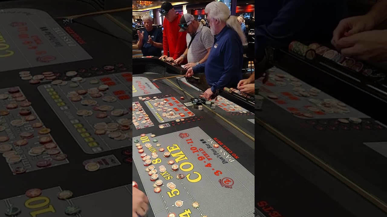Playing Craps #Online Casino Australian #vegas #dice #shortsfeed #shorts